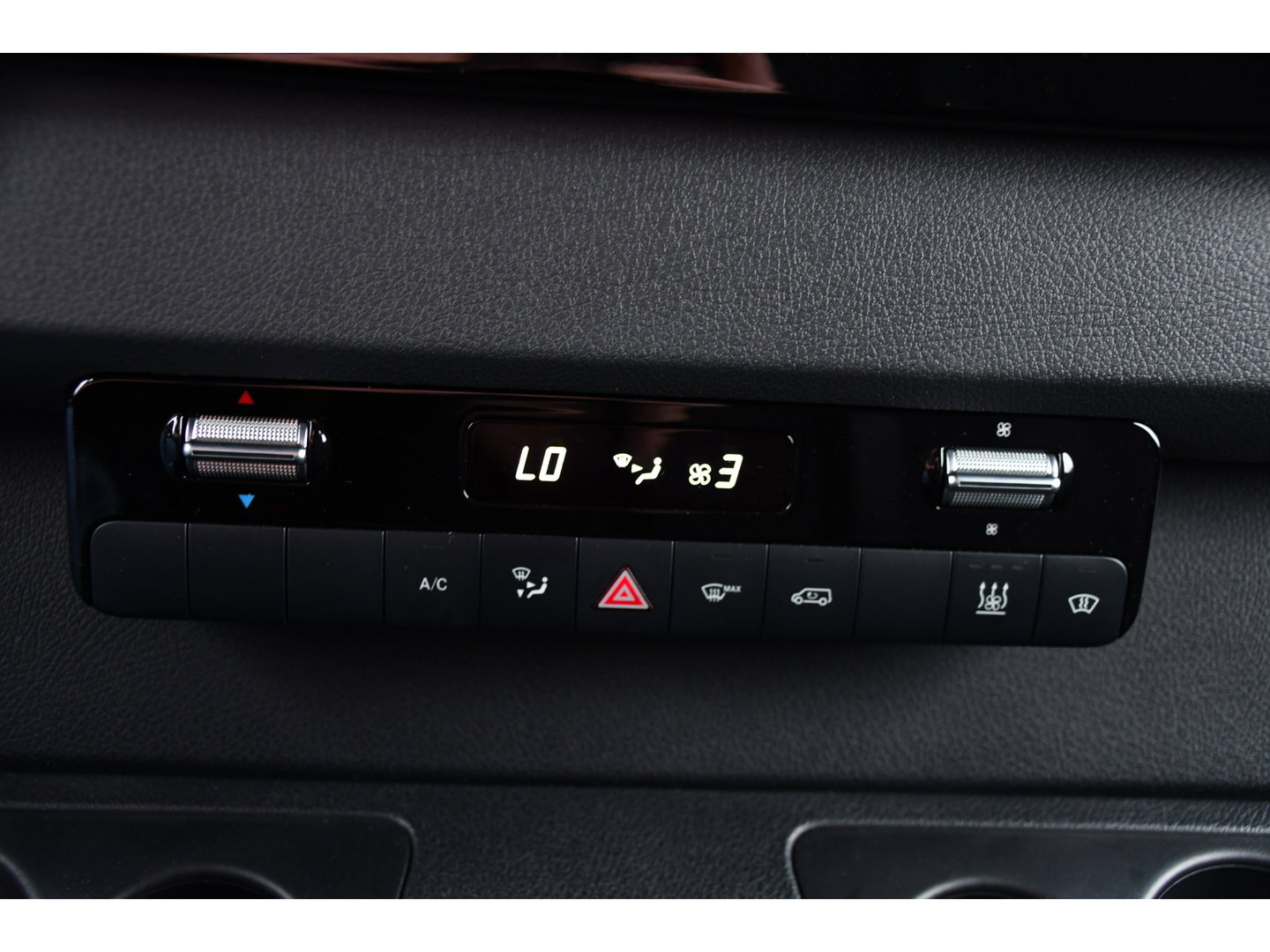 Mercedes-Benz Sprinter 319 1.9 CDI L2H2 PB Edition 360 Camera, Cruise, Carplay, 10,5'' Mbux, LED, Automaat, 190pk, Standkachel, Stoelverwarming, Uniek!