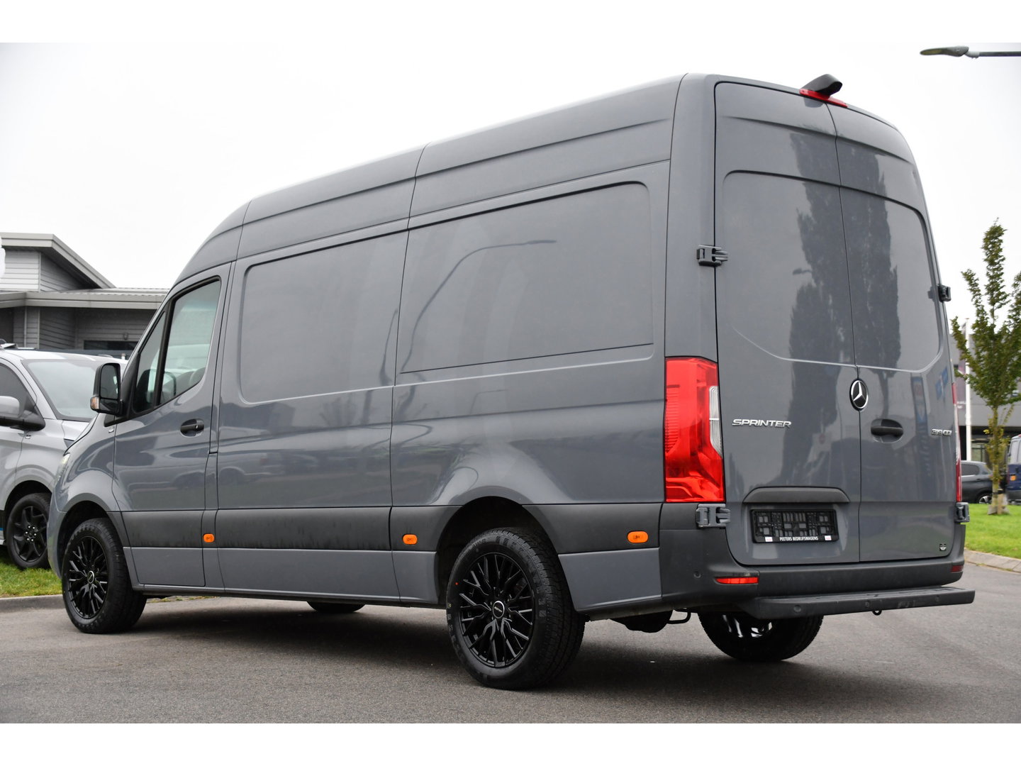 Mercedes-Benz Sprinter 319 1.9 CDI L2H2 PB Edition 360 Camera, Cruise, Carplay, 10,5'' Mbux, LED, Automaat, 190pk, Standkachel, Stoelverwarming, Uniek!