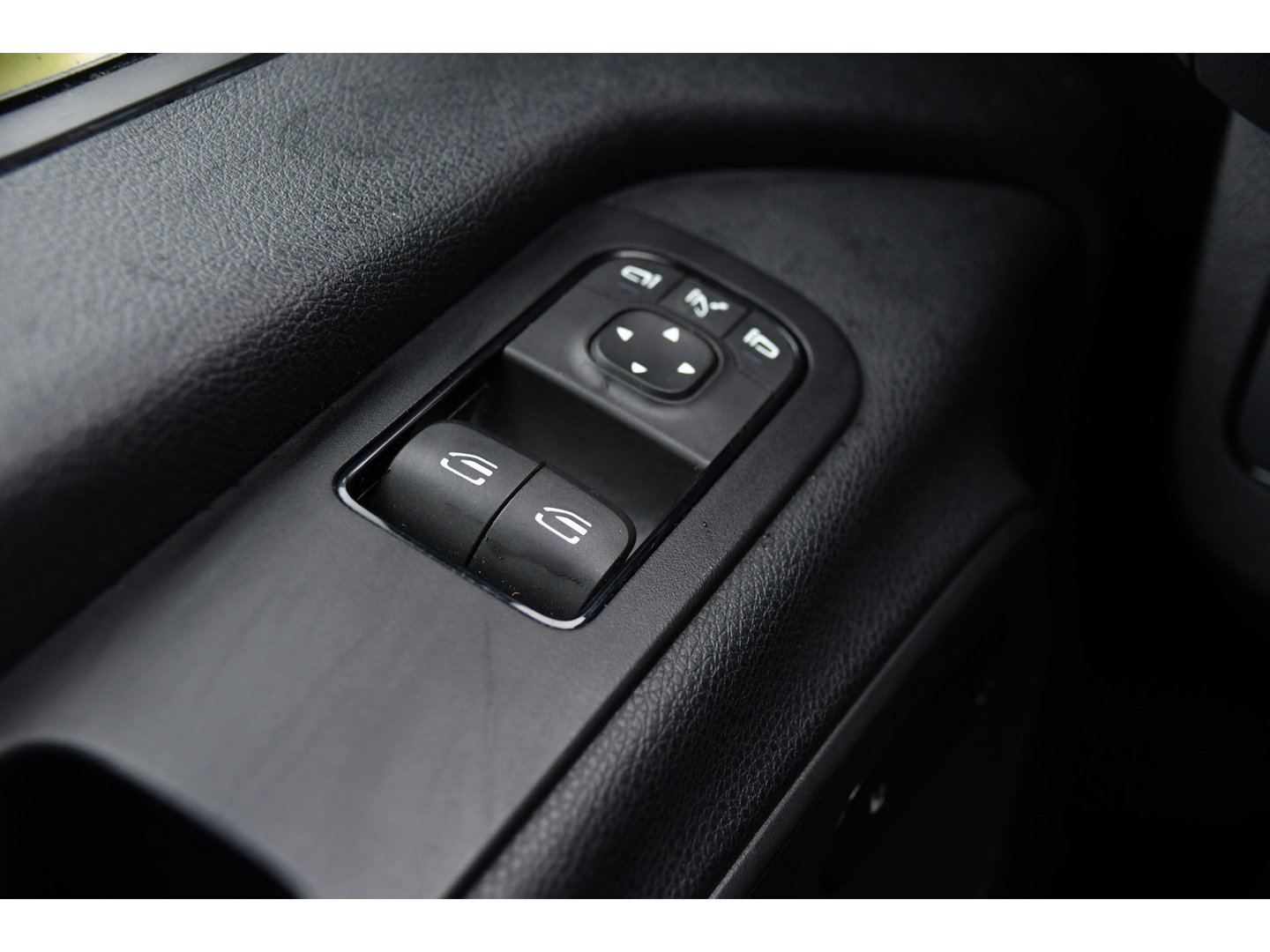 Mercedes-Benz Sprinter 319 1.9 CDI L2H2 PB Edition 360 Camera, Cruise, Carplay, 10,5'' Mbux, LED, Automaat, 190pk, Standkachel, Stoelverwarming, Uniek!