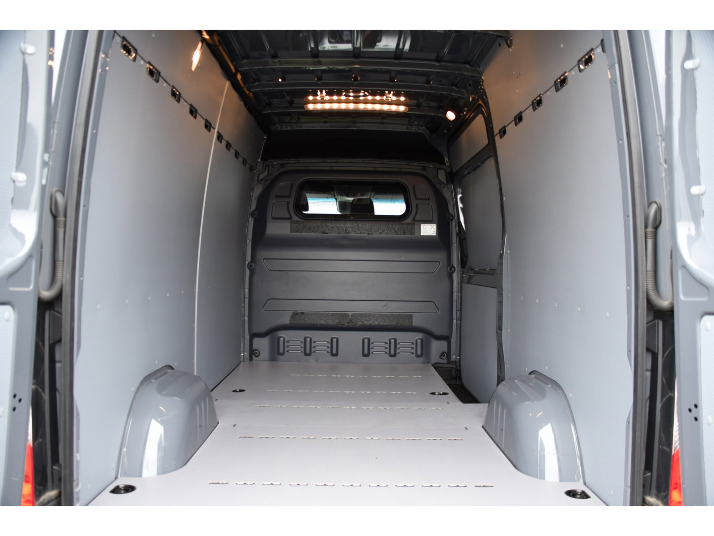 Mercedes-Benz Sprinter 319 1.9 CDI L2H2 PB Edition 360 Camera, Cruise, Carplay, 10,5'' Mbux, LED, Automaat, 190pk, Standkachel, Stoelverwarming, Uniek!