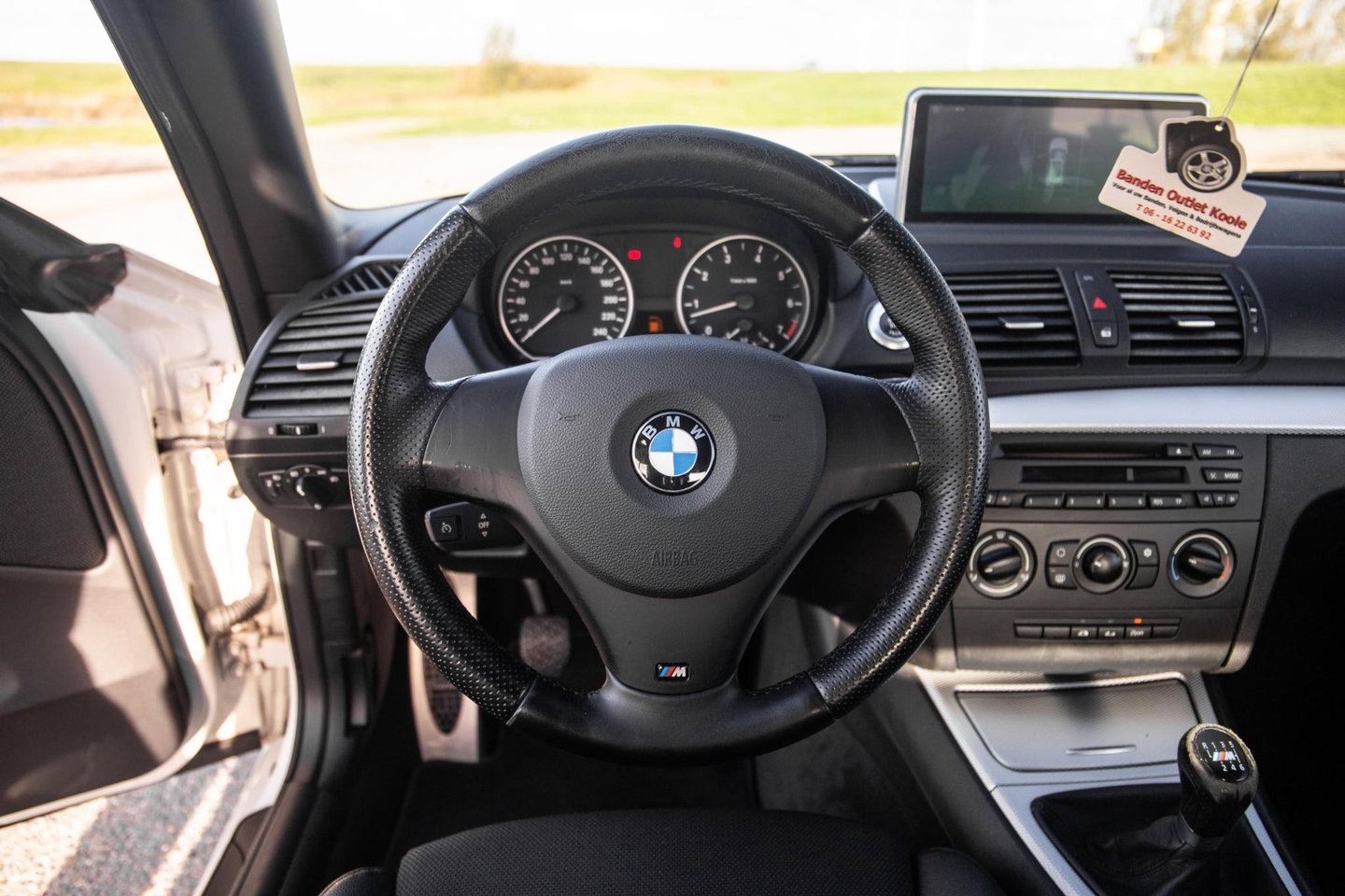 BMW 1 Serie Cabrio 118i Executive M PAKKET / NAVI / NIEUW DAK / CRUISE CONTROLE