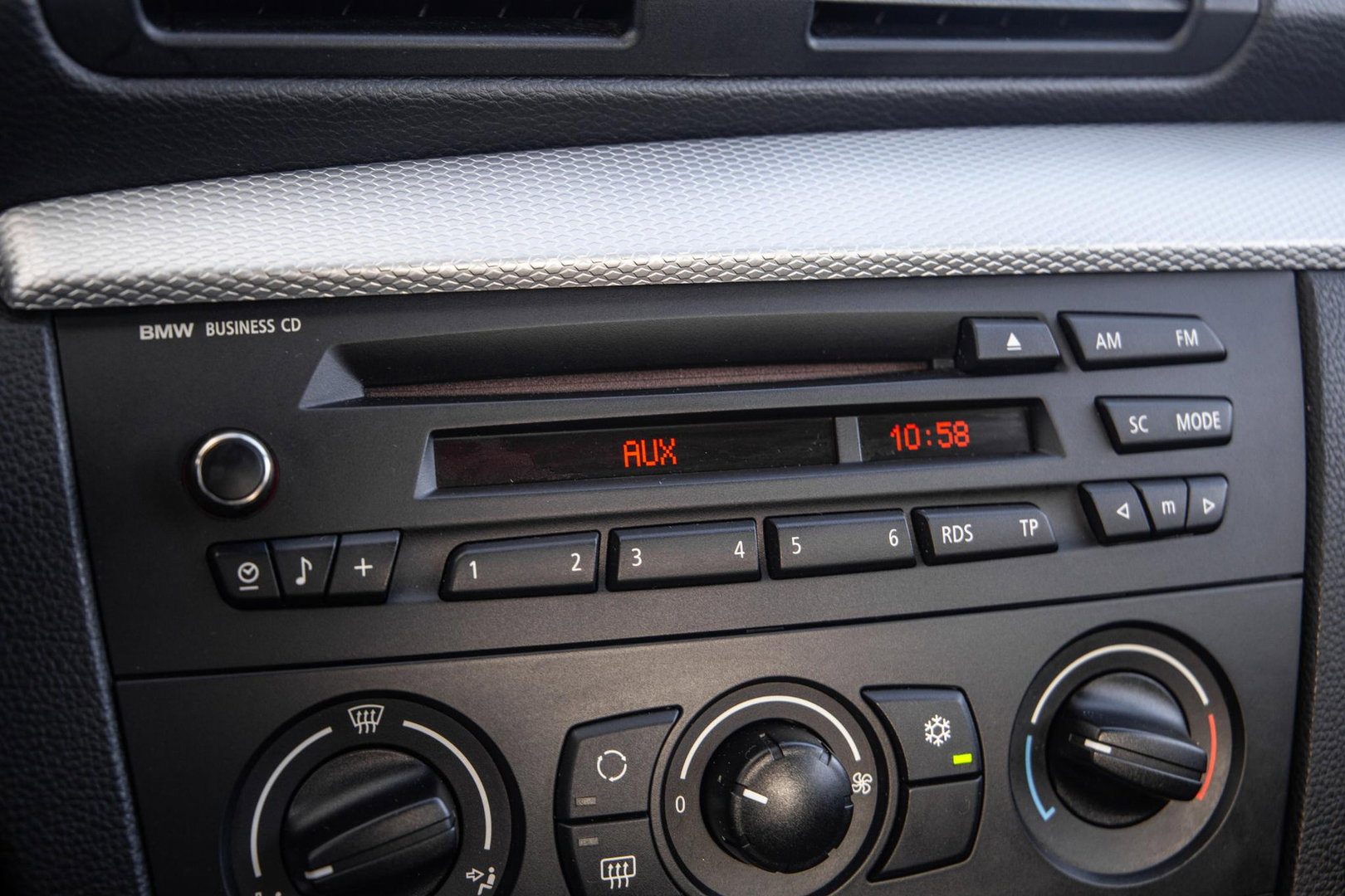 BMW 1 Serie Cabrio 118i Executive M PAKKET / NAVI / NIEUW DAK / CRUISE CONTROLE