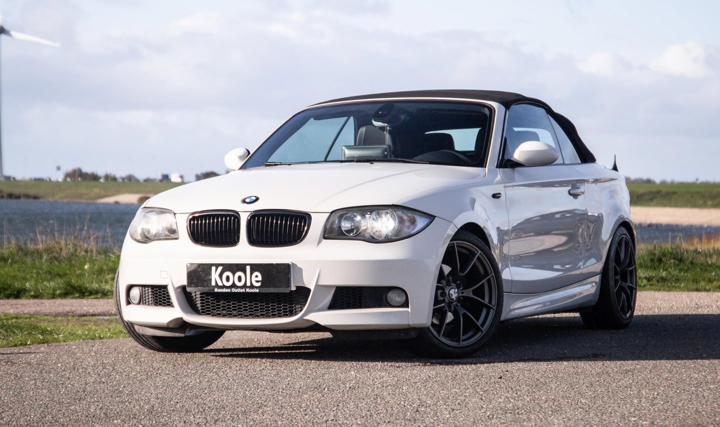BMW 1 Serie Cabrio 118i Executive M PAKKET / NAVI / NIEUW DAK / CRUISE CONTROLE