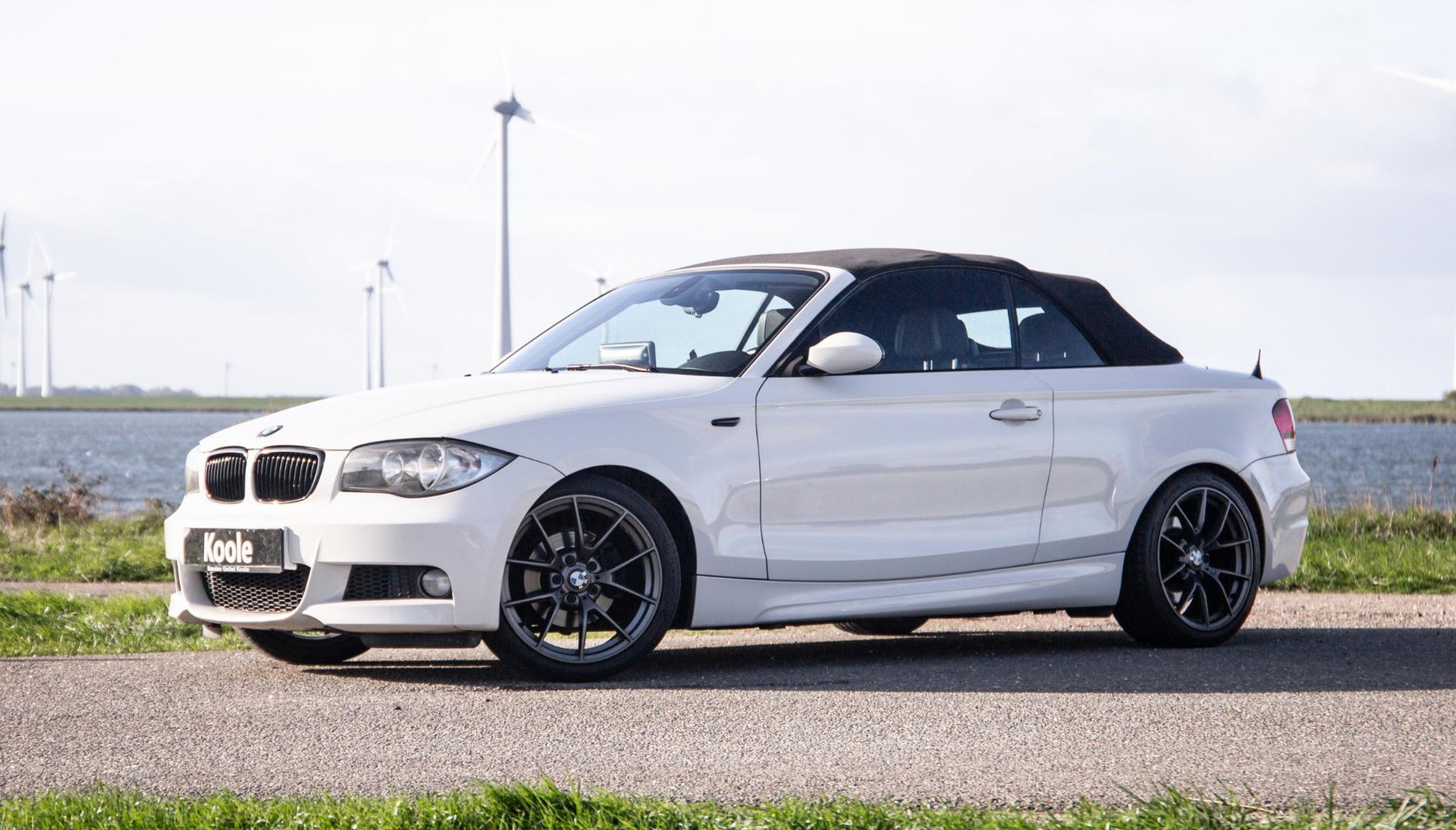 BMW 1 Serie Cabrio 118i Executive M PAKKET / NAVI / NIEUW DAK / CRUISE CONTROLE