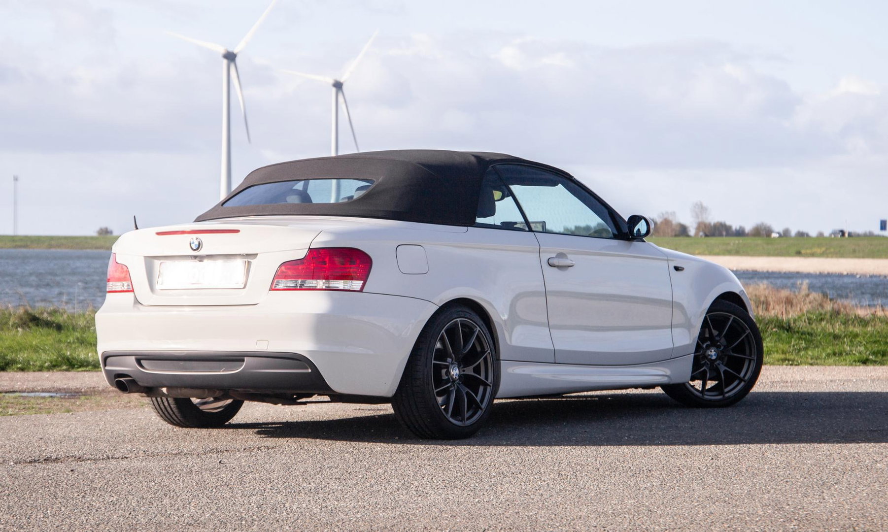 BMW 1 Serie Cabrio 118i Executive M PAKKET / NAVI / NIEUW DAK / CRUISE CONTROLE