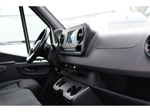 Mercedes-Benz Sprinter 319 3.0 V6 CDI L2H2 RWD AMG Edition Camera, Cruise, Carplay, 190pk, Automaat, Multimedia, LED, Stoelverwarming, Standkachel, Uniek!