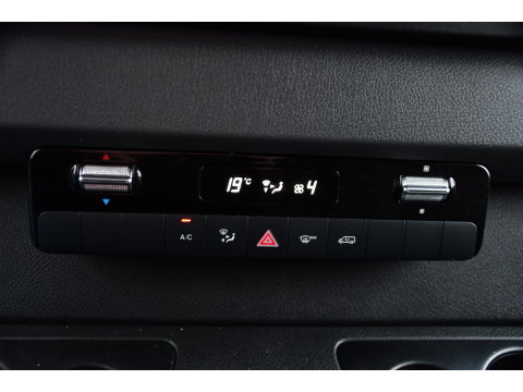 Mercedes-Benz Sprinter 319 3.0 V6 CDI L2H2 RWD AMG Edition Camera, Cruise, Carplay, 190pk, Automaat, Multimedia, LED, Stoelverwarming, Standkachel, Uniek!