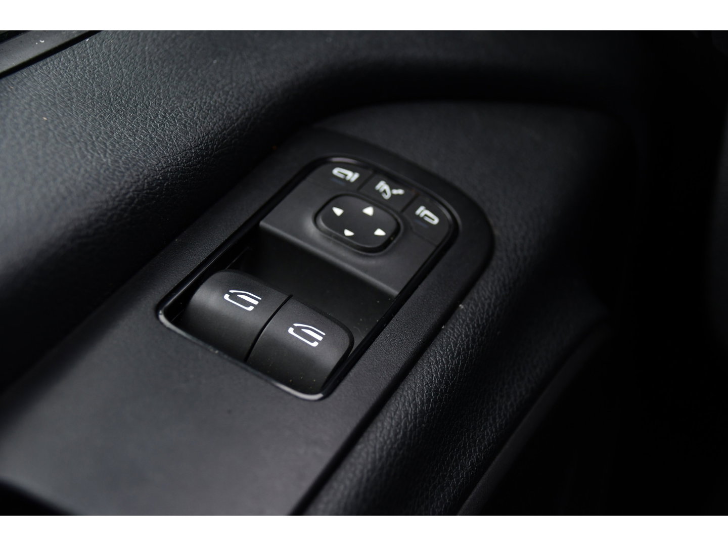 Mercedes-Benz Sprinter 319 3.0 V6 CDI L2H2 RWD AMG Edition Camera, Cruise, Carplay, 190pk, Automaat, Multimedia, LED, Stoelverwarming, Standkachel, Uniek!