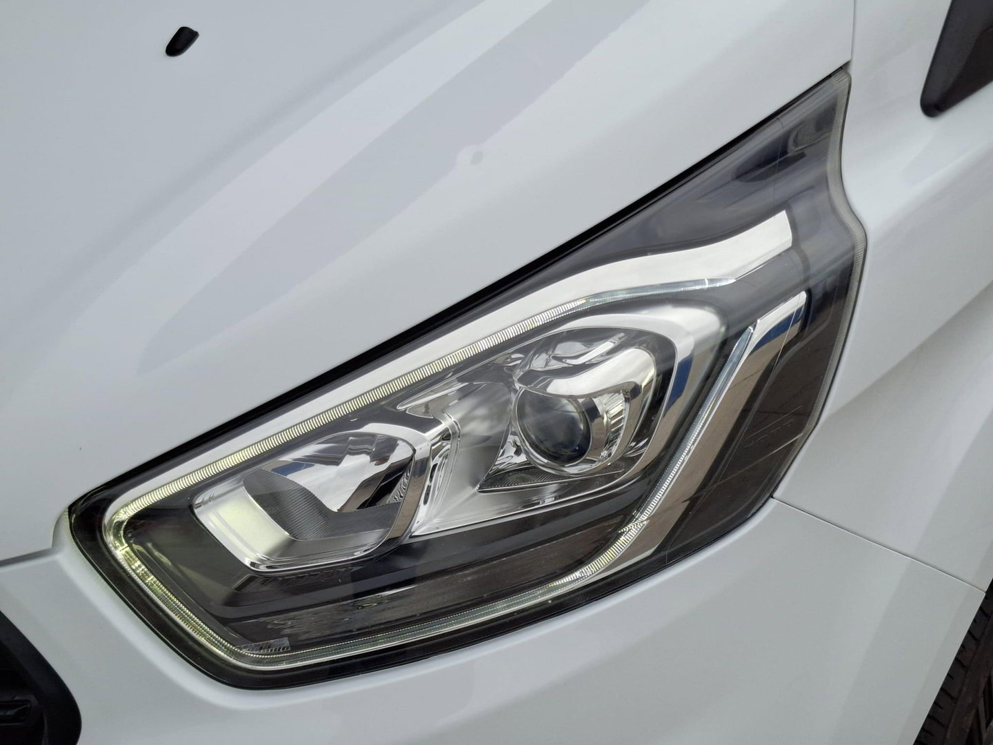 Ford Transit Custom 280 2.0 TDCI L2H1 Trend AIRCO / CRUISE CONTROLE / 3 ZITS / AUTOMAAT / EURO 6 / L1H1