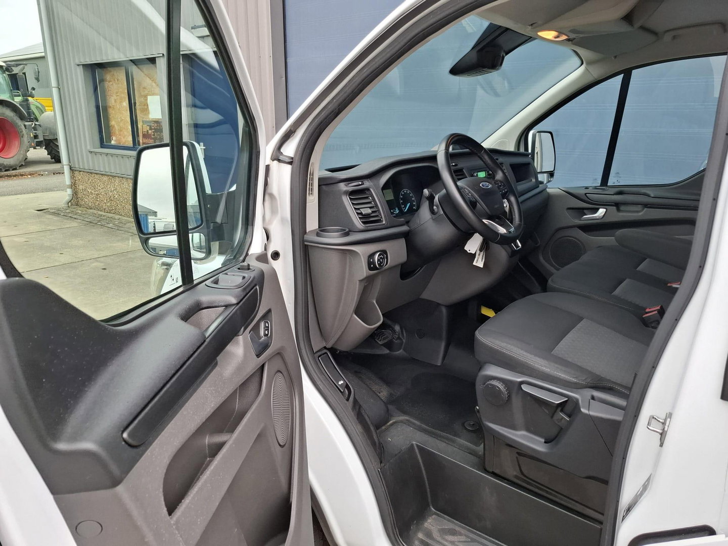 Ford Transit Custom 280 2.0 TDCI L2H1 Trend AIRCO / CRUISE CONTROLE / 3 ZITS / AUTOMAAT / EURO 6 / L1H1