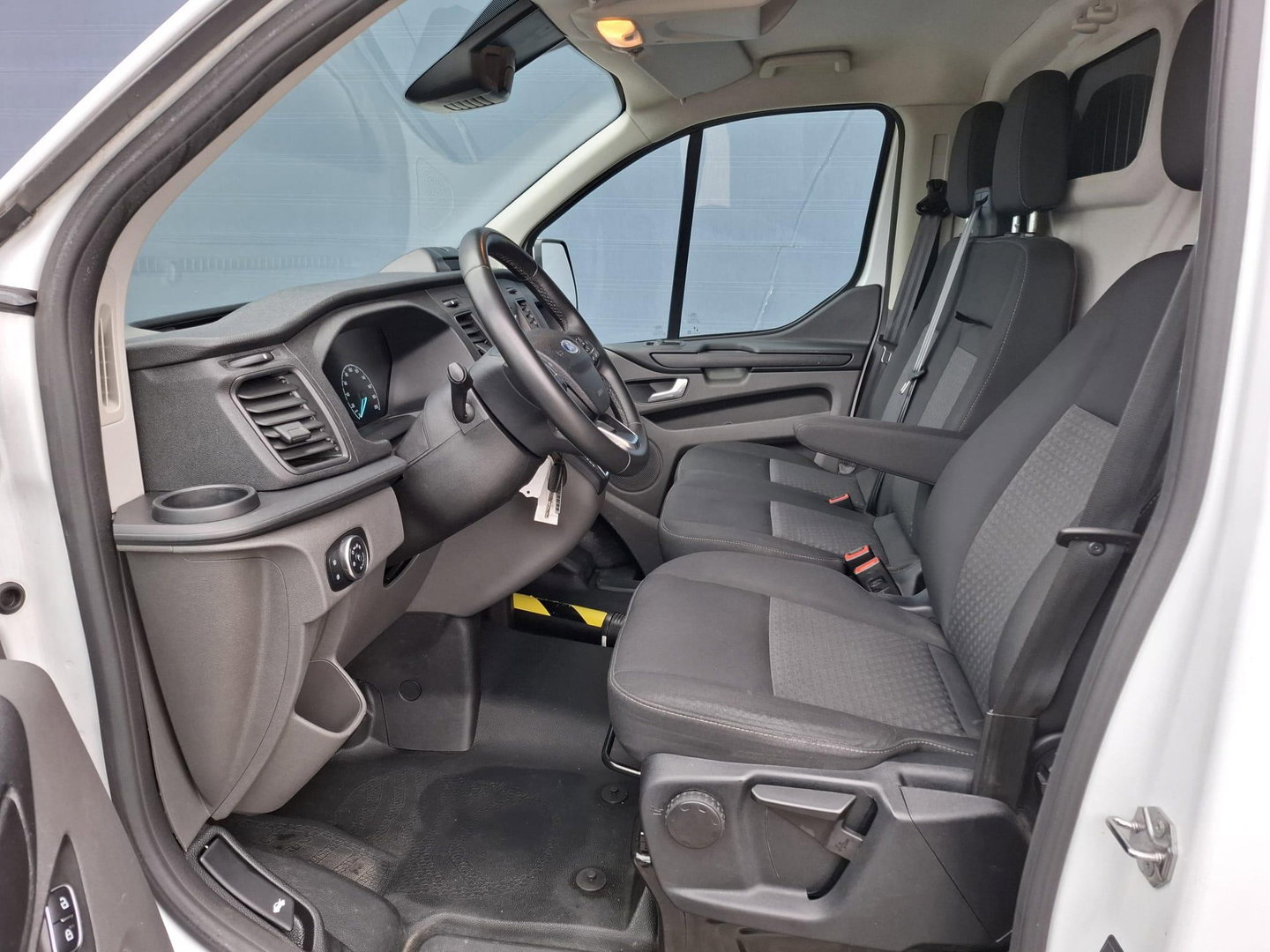 Ford Transit Custom 280 2.0 TDCI L2H1 Trend AIRCO / CRUISE CONTROLE / 3 ZITS / AUTOMAAT / EURO 6 / L1H1