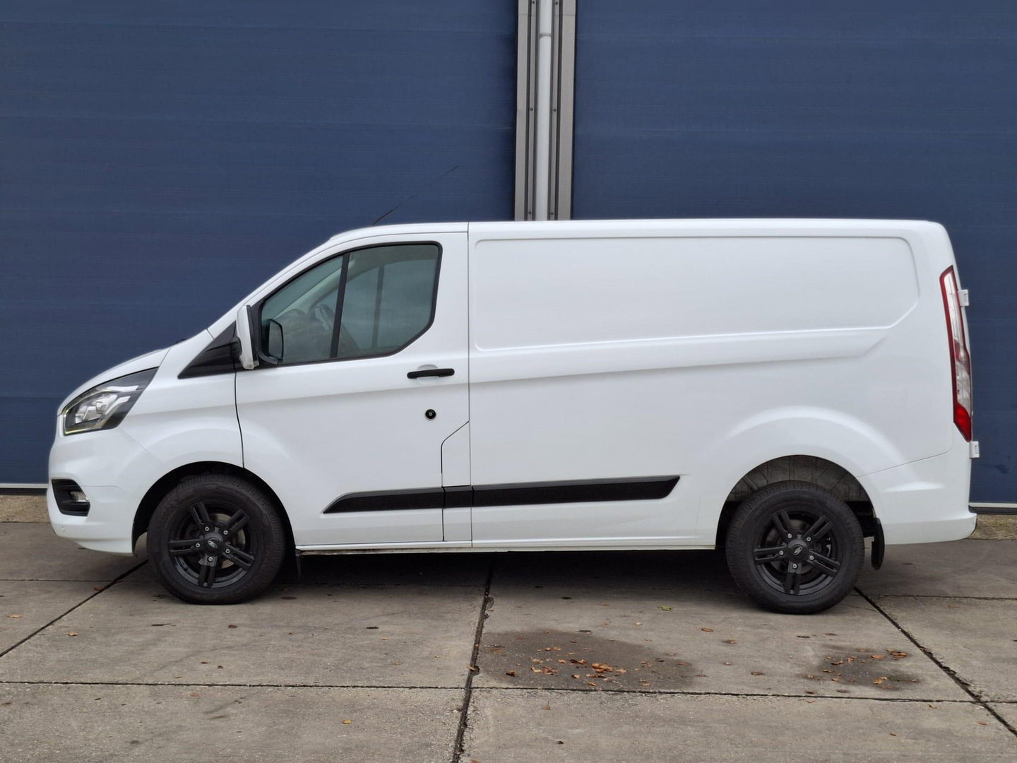 Ford Transit Custom 280 2.0 TDCI L2H1 Trend AIRCO / CRUISE CONTROLE / 3 ZITS / AUTOMAAT / EURO 6 / L1H1