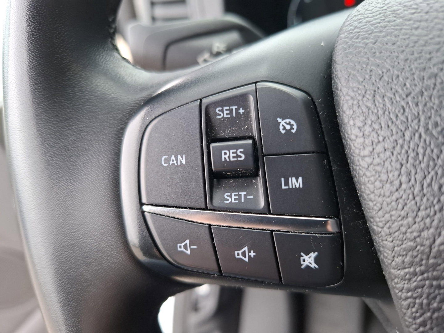 Ford Transit Custom 280 2.0 TDCI L2H1 Trend AIRCO / CRUISE CONTROLE / 3 ZITS / AUTOMAAT / EURO 6 / L1H1