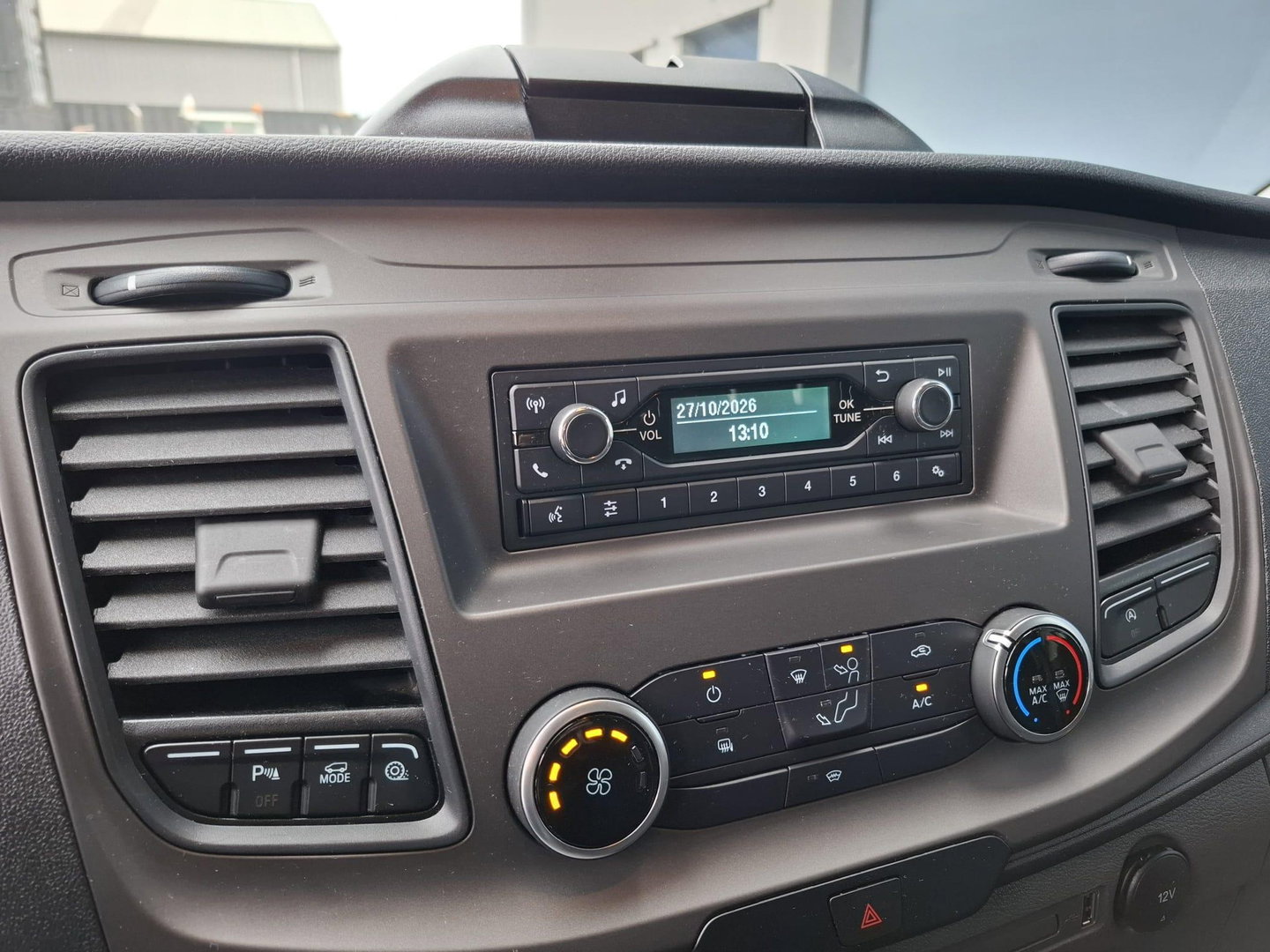 Ford Transit Custom 280 2.0 TDCI L2H1 Trend AIRCO / CRUISE CONTROLE / 3 ZITS / AUTOMAAT / EURO 6 / L1H1