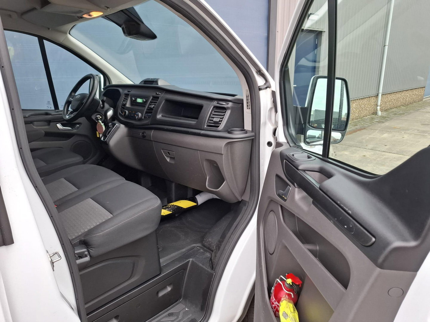 Ford Transit Custom 280 2.0 TDCI L2H1 Trend AIRCO / CRUISE CONTROLE / 3 ZITS / AUTOMAAT / EURO 6 / L1H1