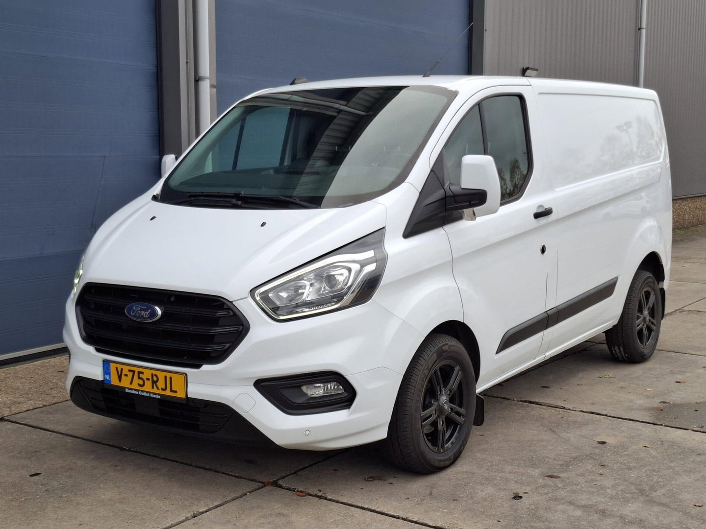 Ford Transit Custom 280 2.0 TDCI L2H1 Trend AIRCO / CRUISE CONTROLE / 3 ZITS / AUTOMAAT / EURO 6 / L1H1