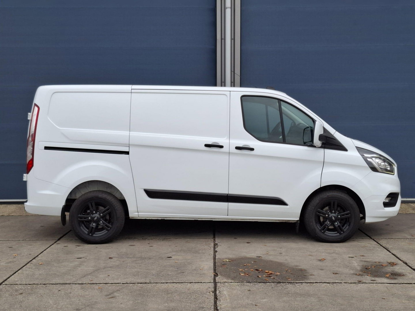 Ford Transit Custom 280 2.0 TDCI L2H1 Trend AIRCO / CRUISE CONTROLE / 3 ZITS / AUTOMAAT / EURO 6 / L1H1