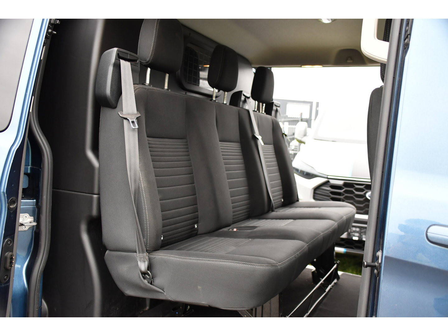 Ford Transit Custom 300 2.0 TDCI L2H1 Limited DC Adaptieve Cruise, Camera, Cruise, 2 x Schuifdeur, 130pk, Automaat, Trekhaak, Stoelverwarming, Sensoren, Uniek!