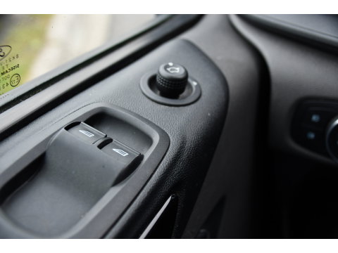 Ford Transit Custom 300 2.0 TDCI L2H1 Limited DC Adaptieve Cruise, Camera, Cruise, 2 x Schuifdeur, 130pk, Automaat, Trekhaak, Stoelverwarming, Sensoren, Uniek!