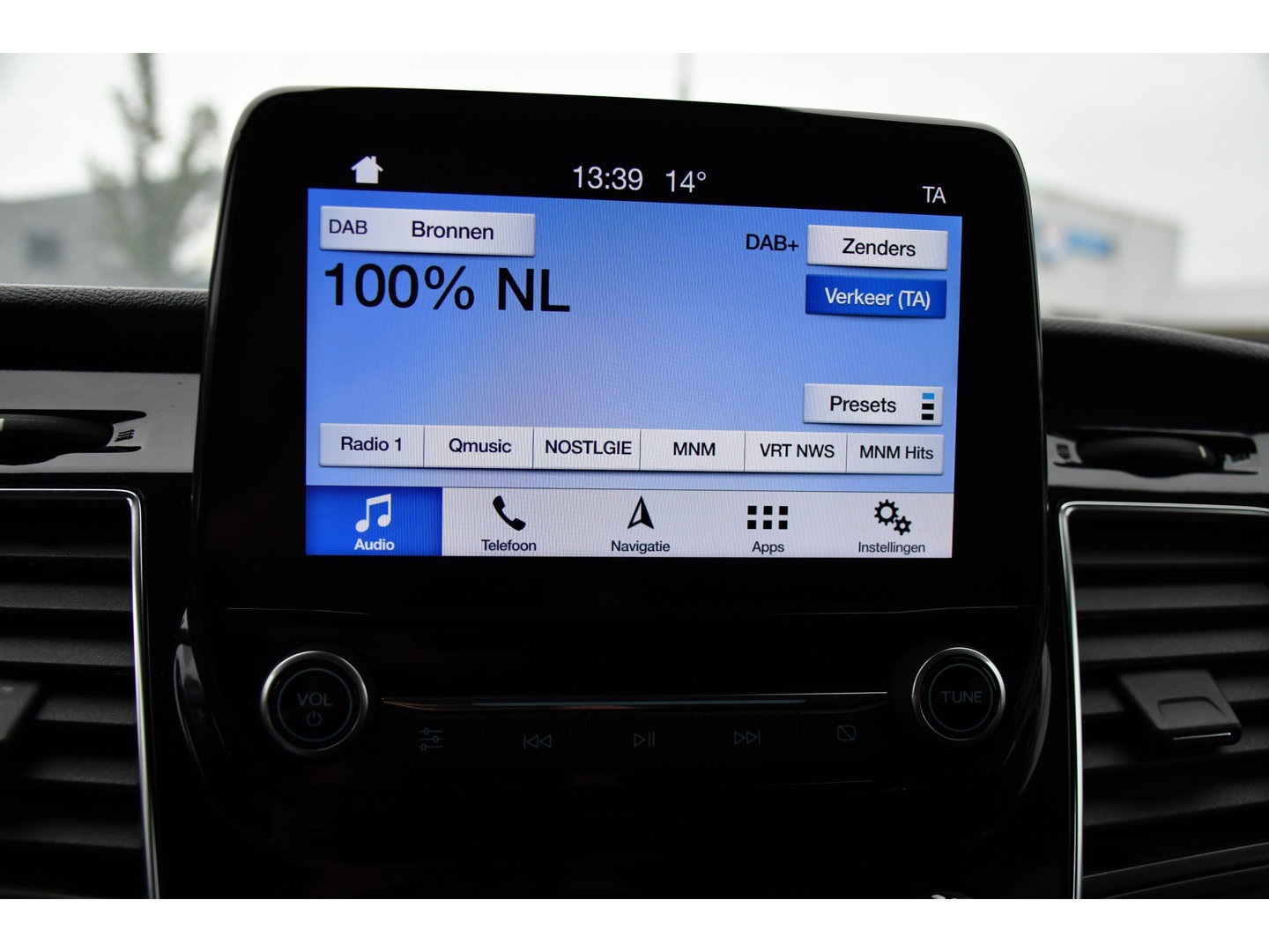 Ford Transit Custom 300 2.0 TDCI L2H1 Limited DC Adaptieve Cruise, Camera, Cruise, 2 x Schuifdeur, 130pk, Automaat, Trekhaak, Stoelverwarming, Sensoren, Uniek!