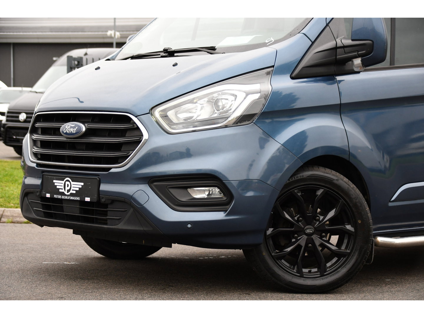 Ford Transit Custom 300 2.0 TDCI L2H1 Limited DC Adaptieve Cruise, Camera, Cruise, 2 x Schuifdeur, 130pk, Automaat, Trekhaak, Stoelverwarming, Sensoren, Uniek!