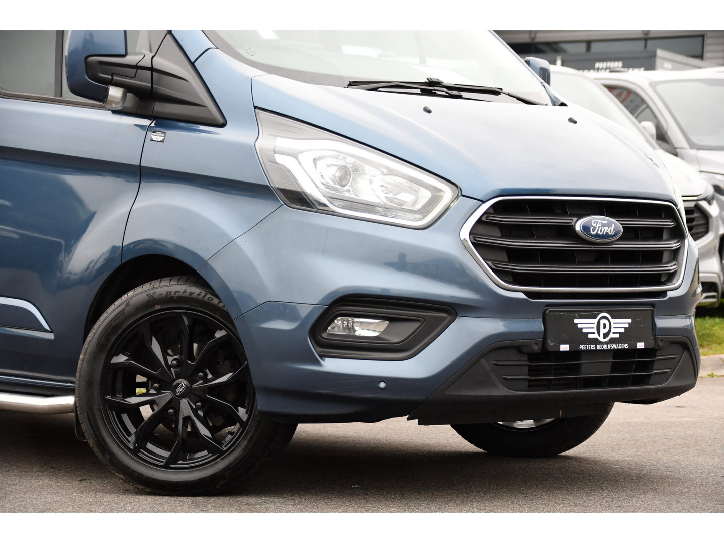Ford Transit Custom 300 2.0 TDCI L2H1 Limited DC Adaptieve Cruise, Camera, Cruise, 2 x Schuifdeur, 130pk, Automaat, Trekhaak, Stoelverwarming, Sensoren, Uniek!
