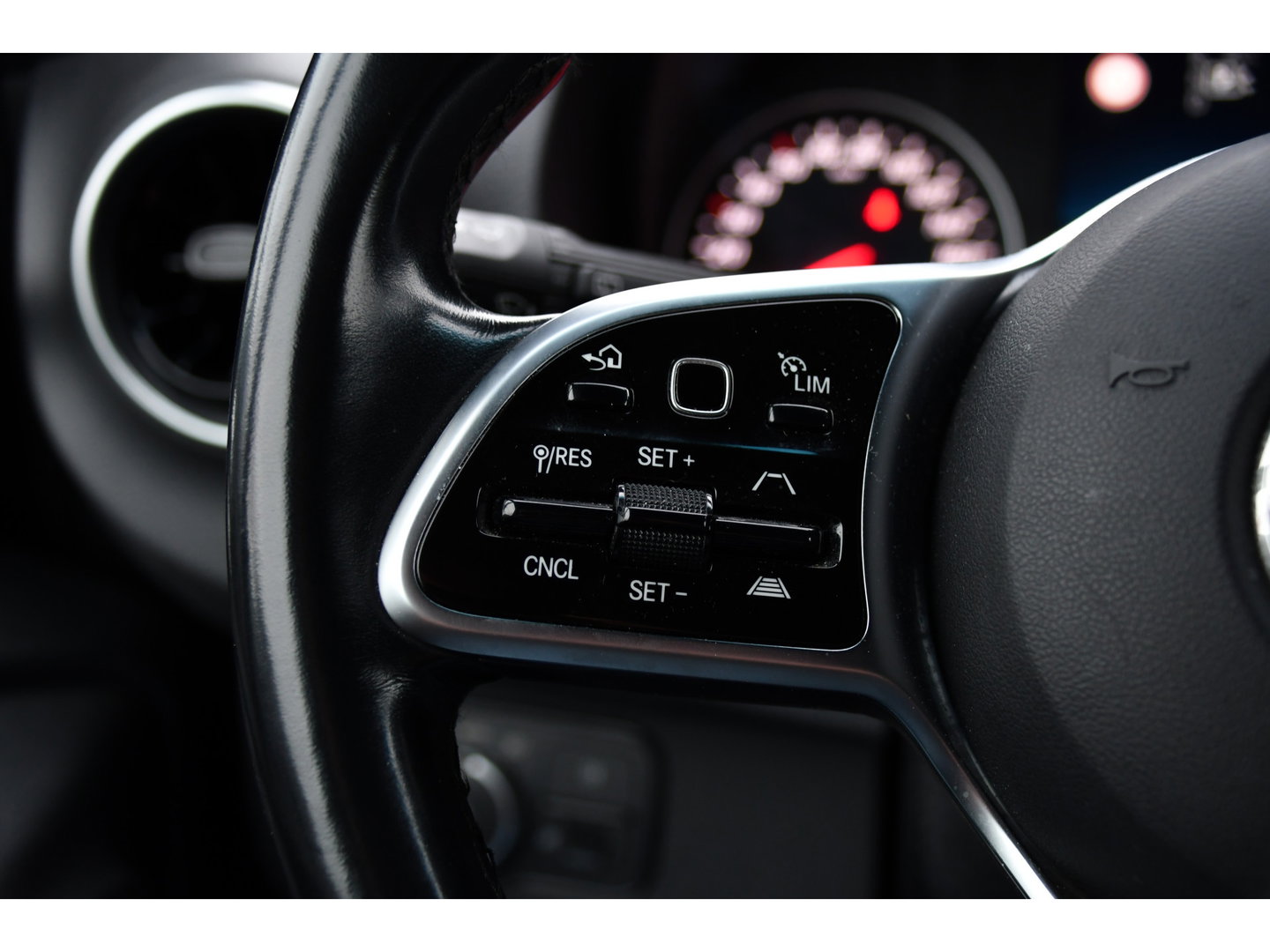 Mercedes-Benz Sprinter 317 1.9 CDI L2H2 Black Edition RWD Cruise, Camera,10.5'' Multimedia, Carplay, LED, Standkachel, Multimedia, 170pk, Automaat, UNIEK!