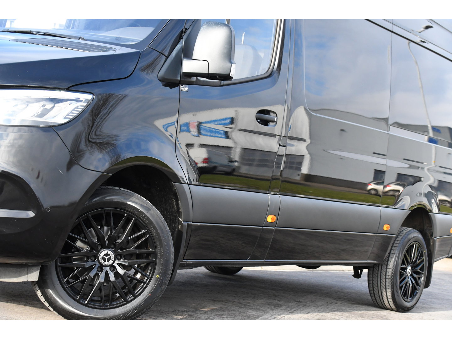Mercedes-Benz Sprinter 317 1.9 CDI L2H2 Black Edition RWD Cruise, Camera,10.5'' Multimedia, Carplay, LED, Standkachel, Multimedia, 170pk, Automaat, UNIEK!