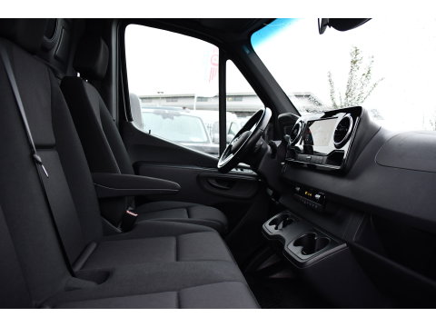 Mercedes-Benz Sprinter 317 1.9 CDI L2H2 Black Edition RWD Cruise, Camera,10.5'' Multimedia, Carplay, LED, Standkachel, Multimedia, 170pk, Automaat, UNIEK!