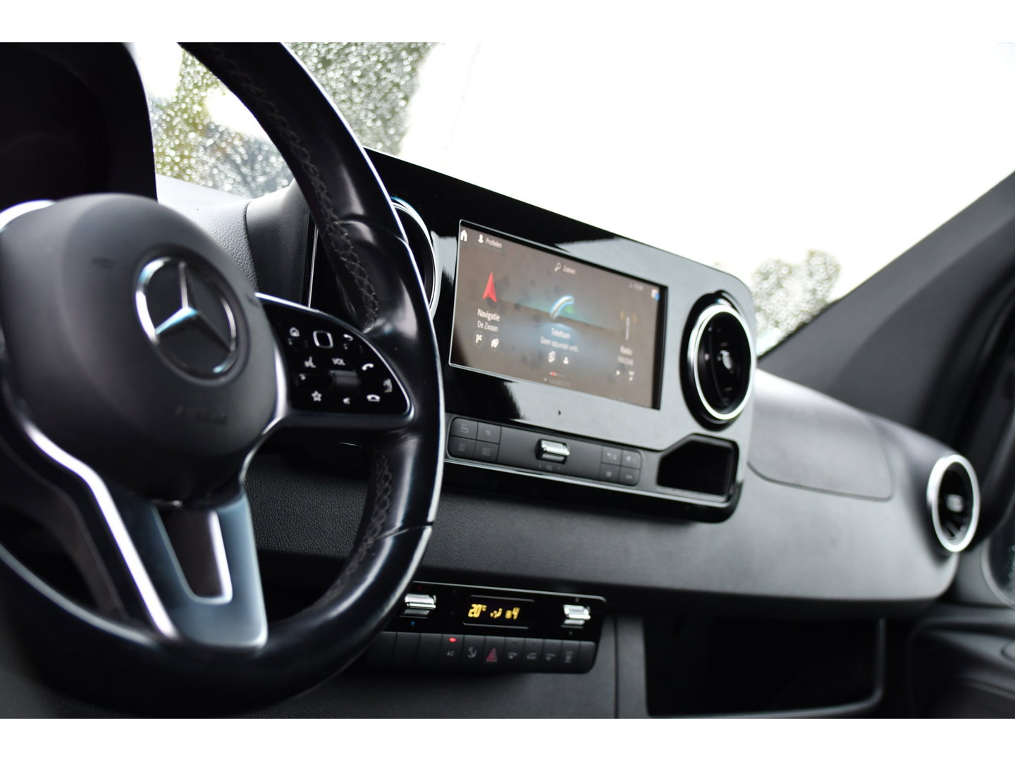 Mercedes-Benz Sprinter 317 1.9 CDI L2H2 Black Edition RWD Cruise, Camera,10.5'' Multimedia, Carplay, LED, Standkachel, Multimedia, 170pk, Automaat, UNIEK!