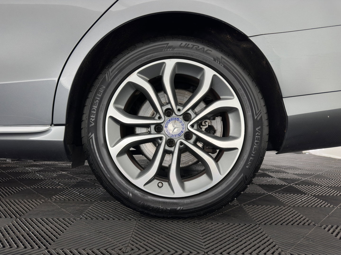 Mercedes-Benz C-Klasse 350 e Lease Edition (Plug-in) Aut. *FULL-LED | SPORTSEATS | NAVI-FULLMAP | AMBIENTLIGHT | KEYLESS | SHIFTPADDLES |  AIRMATIC | PRIVACYGLASS | ECC | PDC | CRUISE | 17''ALU*