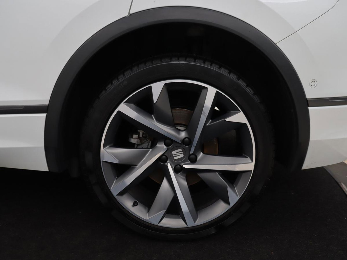 SEAT Tarraco 1.4 TSI e-Hybrid PHEV FR | SOH 92,9% | Leder/alcantara | Trekhaak | Adaptive cruise | Memory | Stuur/stoelverwarming | 360 camera | Park assist | Carplay | Climate control