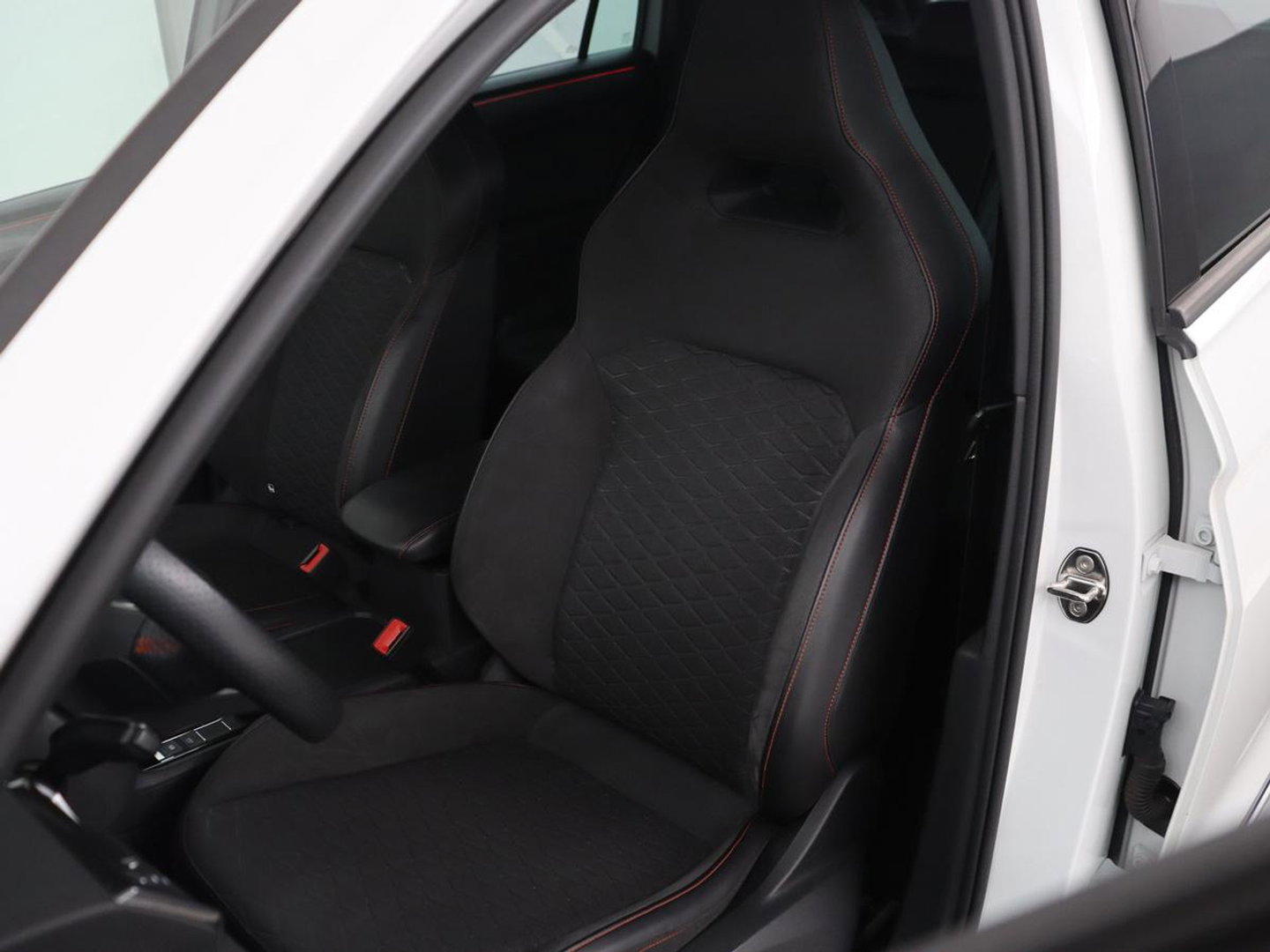 SEAT Tarraco 1.4 TSI e-Hybrid PHEV FR | SOH 92,9% | Leder/alcantara | Trekhaak | Adaptive cruise | Memory | Stuur/stoelverwarming | 360 camera | Park assist | Carplay | Climate control
