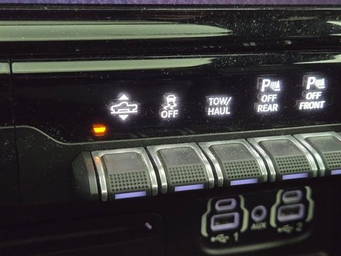 Dodge Ram Pick-Up 1500 5.7 V8 4x4 Crew Cab Limited Pano Bedcover LPG Zeer compleet