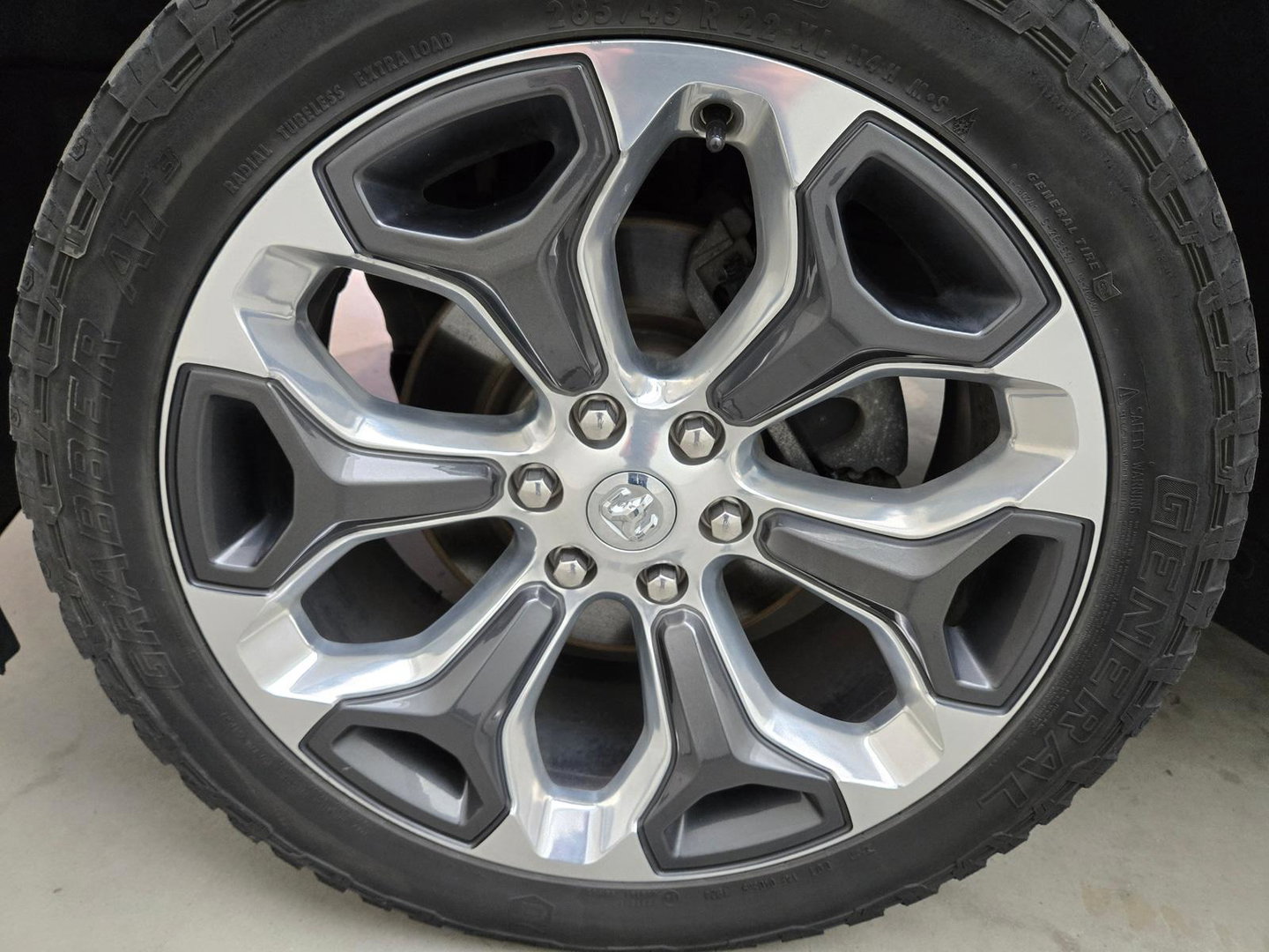 Dodge Ram Pick-Up 1500 5.7 V8 4x4 Crew Cab Limited Pano Bedcover LPG Zeer compleet