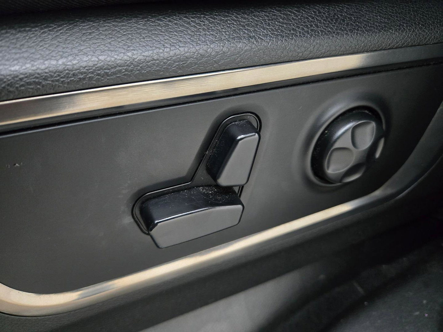 Dodge Ram Pick-Up 1500 5.7 V8 4x4 Crew Cab Limited Pano Bedcover LPG Zeer compleet
