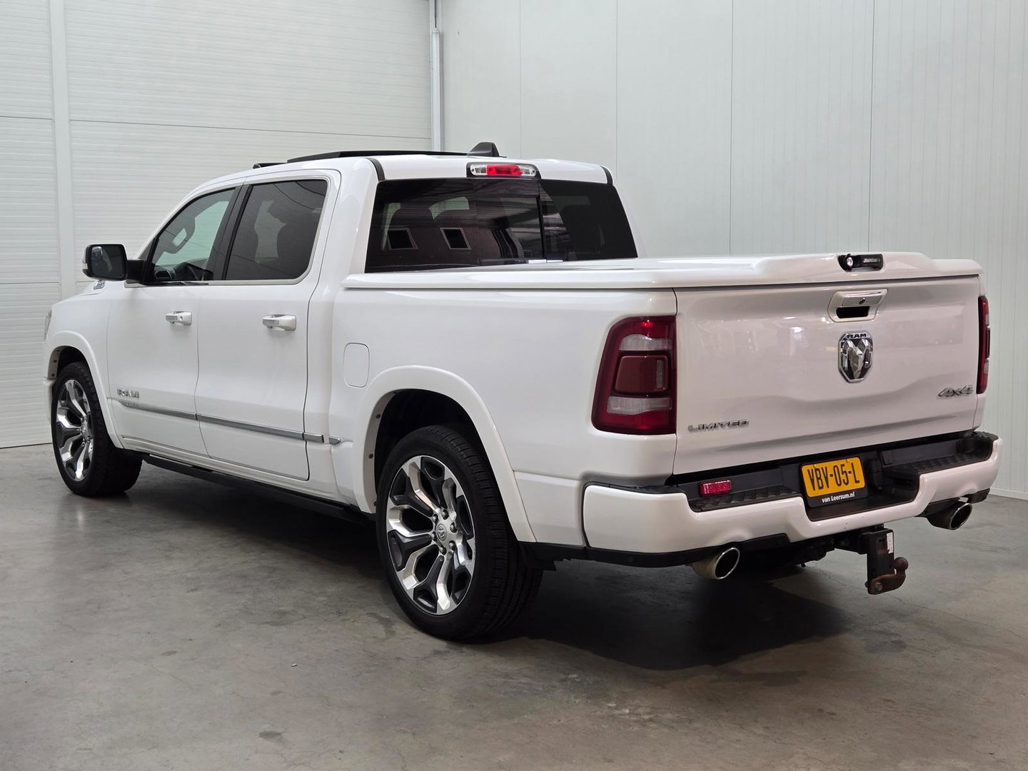 Dodge Ram Pick-Up 1500 5.7 V8 4x4 Crew Cab Limited Pano Bedcover LPG Zeer compleet