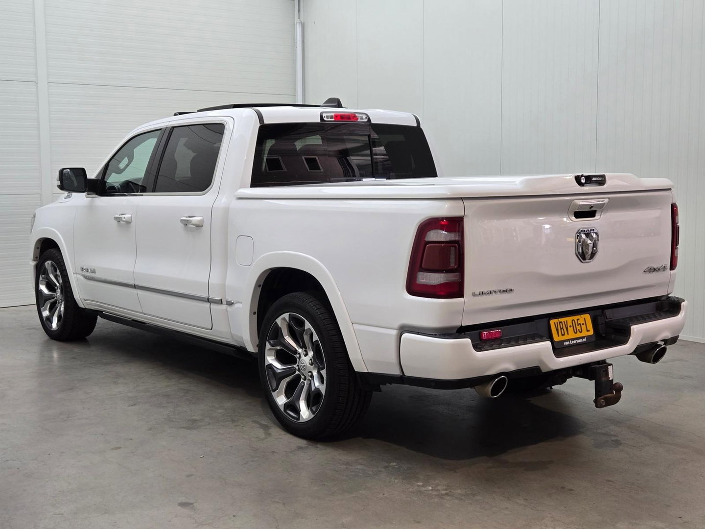 Dodge Ram 1500 5.7 V8 4x4 Crew Cab Limited Pano Bedcover LPG Zeer compleet