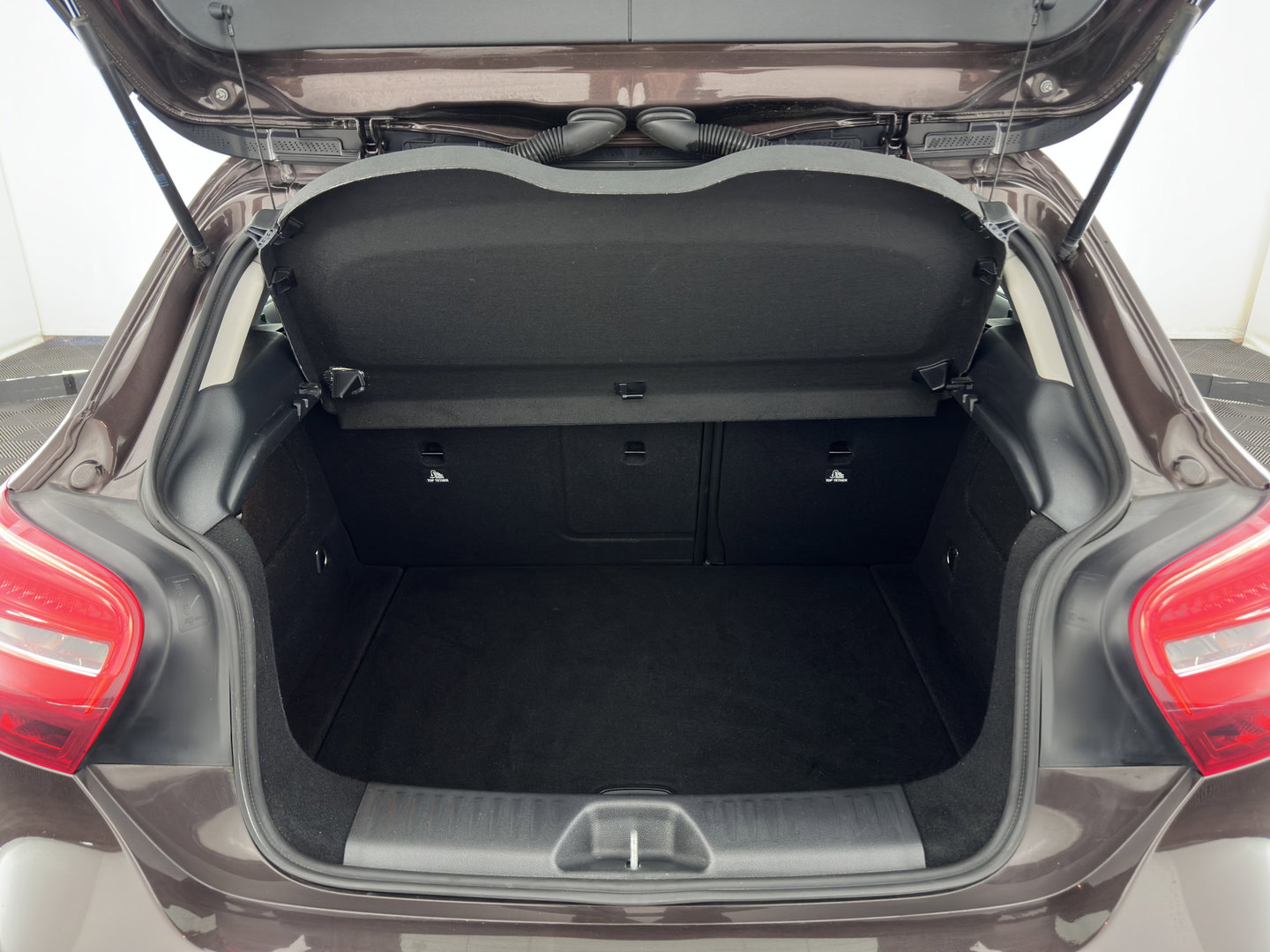 Mercedes-Benz A-Klasse 180 d BlueEFFICIENCY Ambition *LEATHER-FABRIC | NAVI-FULLMAP | CAMERA | SPORT-SEATS | AIRCO | CRUISE | 17''ALU*