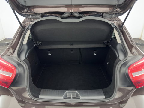 Mercedes-Benz A-Klasse 180 d BlueEFFICIENCY Ambition *LEATHER-FABRIC | NAVI-FULLMAP | CAMERA | SPORT-SEATS | AIRCO | CRUISE | 17''ALU*