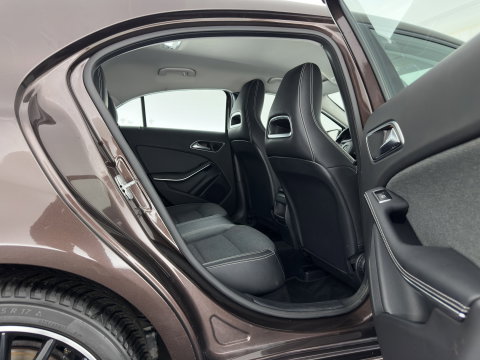 Mercedes-Benz A-Klasse 180 d BlueEFFICIENCY Ambition *LEATHER-FABRIC | NAVI-FULLMAP | CAMERA | SPORT-SEATS | AIRCO | CRUISE | 17''ALU*