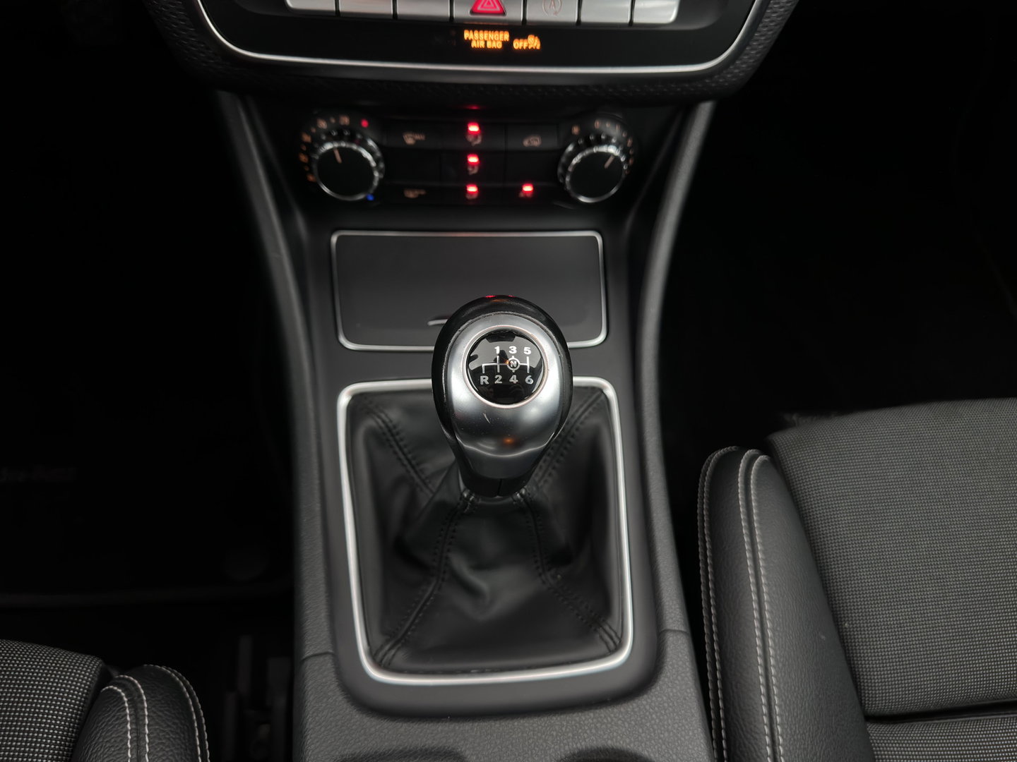 Mercedes-Benz A-Klasse 180 d BlueEFFICIENCY Ambition *LEATHER-FABRIC | NAVI-FULLMAP | CAMERA | SPORT-SEATS | AIRCO | CRUISE | 17''ALU*