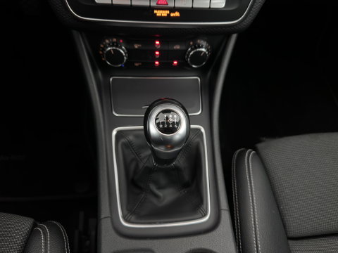 Mercedes-Benz A-Klasse 180 d BlueEFFICIENCY Ambition *LEATHER-FABRIC | NAVI-FULLMAP | CAMERA | SPORT-SEATS | AIRCO | CRUISE | 17''ALU*