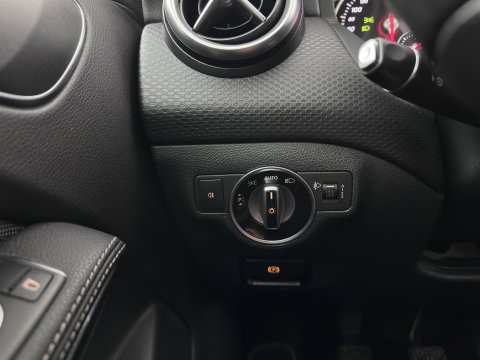 Mercedes-Benz A-Klasse 180 d BlueEFFICIENCY Ambition *LEATHER-FABRIC | NAVI-FULLMAP | CAMERA | SPORT-SEATS | AIRCO | CRUISE | 17''ALU*