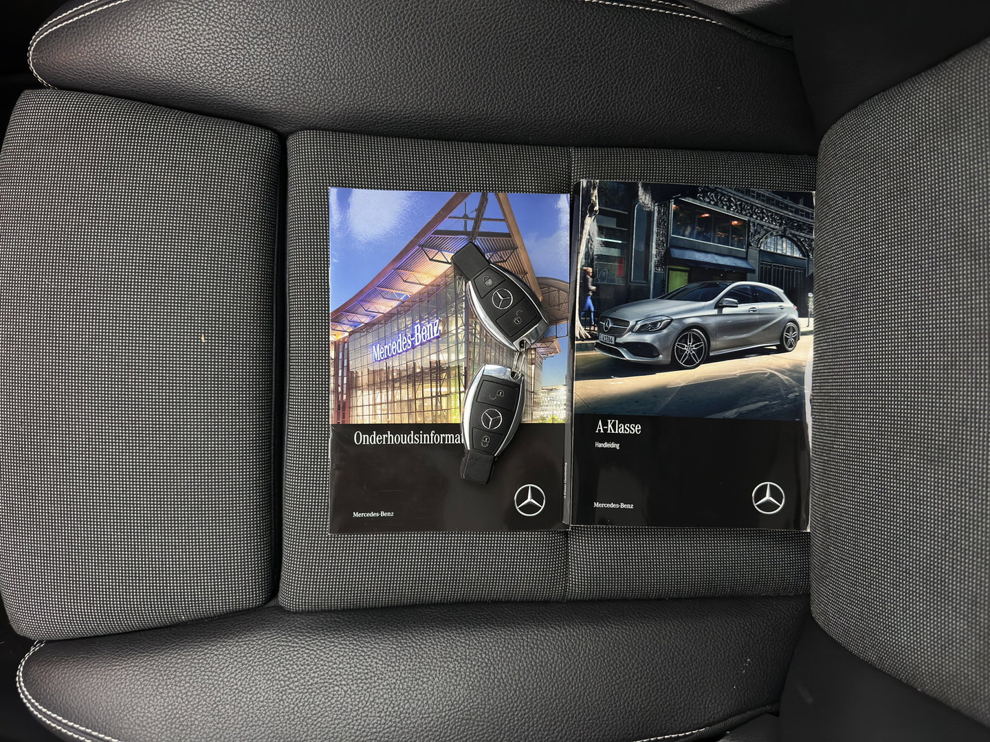 Mercedes-Benz A-Klasse 180 d BlueEFFICIENCY Ambition *LEATHER-FABRIC | NAVI-FULLMAP | CAMERA | SPORT-SEATS | AIRCO | CRUISE | 17''ALU*