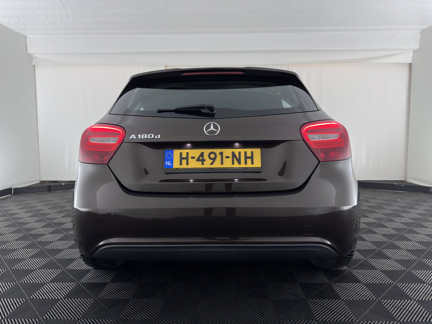Mercedes-Benz A-Klasse 180 d BlueEFFICIENCY Ambition *LEATHER-FABRIC | NAVI-FULLMAP | CAMERA | SPORT-SEATS | AIRCO | CRUISE | 17''ALU*