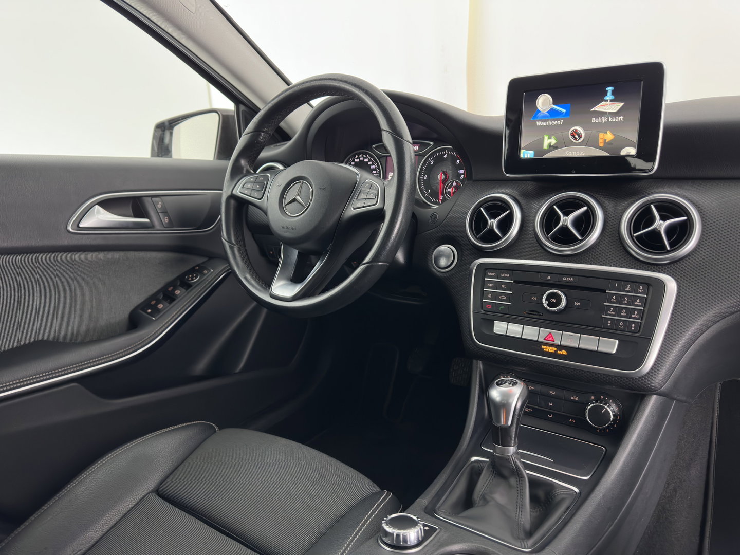 Mercedes-Benz A-Klasse 180 d BlueEFFICIENCY Ambition *LEATHER-FABRIC | NAVI-FULLMAP | CAMERA | SPORT-SEATS | AIRCO | CRUISE | 17''ALU*