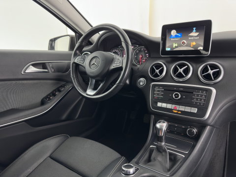 Mercedes-Benz A-Klasse 180 d BlueEFFICIENCY Ambition *LEATHER-FABRIC | NAVI-FULLMAP | CAMERA | SPORT-SEATS | AIRCO | CRUISE | 17''ALU*