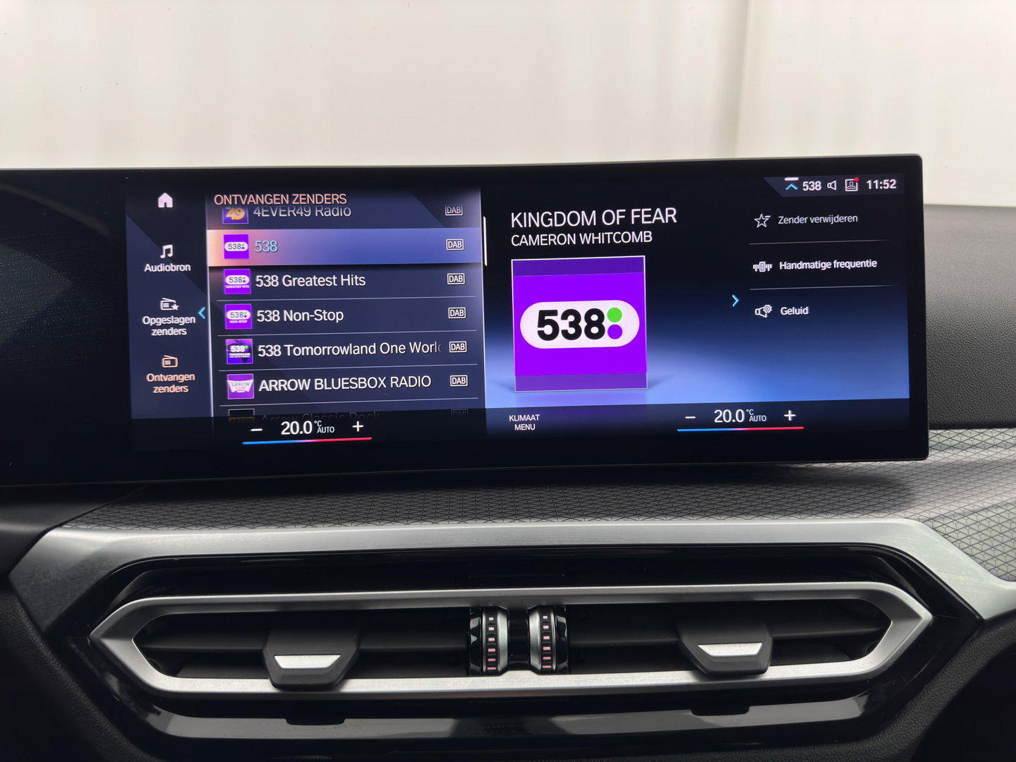 BMW i4 eDrive35 70 kWh M-Styling [3-Fase-11kW] {SoH-99%} (INCL-BTW) *HEATPUMP | LEATHER-MICROFIBRE | FULL-LED | ADAPTIVE-CRUISE | SPORTSEATS | CAMERA | DAB | DIGI-COCKPIT | NAVI-FULLMAP | AMBIENT-LIGHT | ECC | PDC | CARPLAY | TOWBAR | 18''ALU*