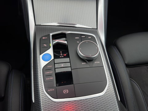 BMW i4 eDrive35 70 kWh M-Styling [3-Fase-11kW] {SoH-99%} (INCL-BTW) *HEATPUMP | LEATHER-MICROFIBRE | FULL-LED | ADAPTIVE-CRUISE | SPORTSEATS | CAMERA | DAB | DIGI-COCKPIT | NAVI-FULLMAP | AMBIENT-LIGHT | ECC | PDC | CARPLAY | TOWBAR | 18''ALU*